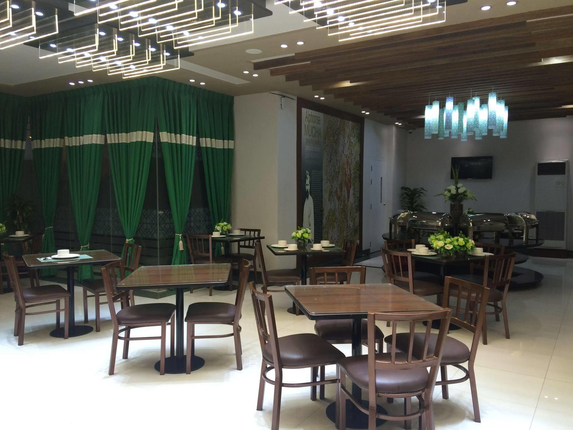 Eurotel Vivaldi Araneta Quezon City Exterior photo