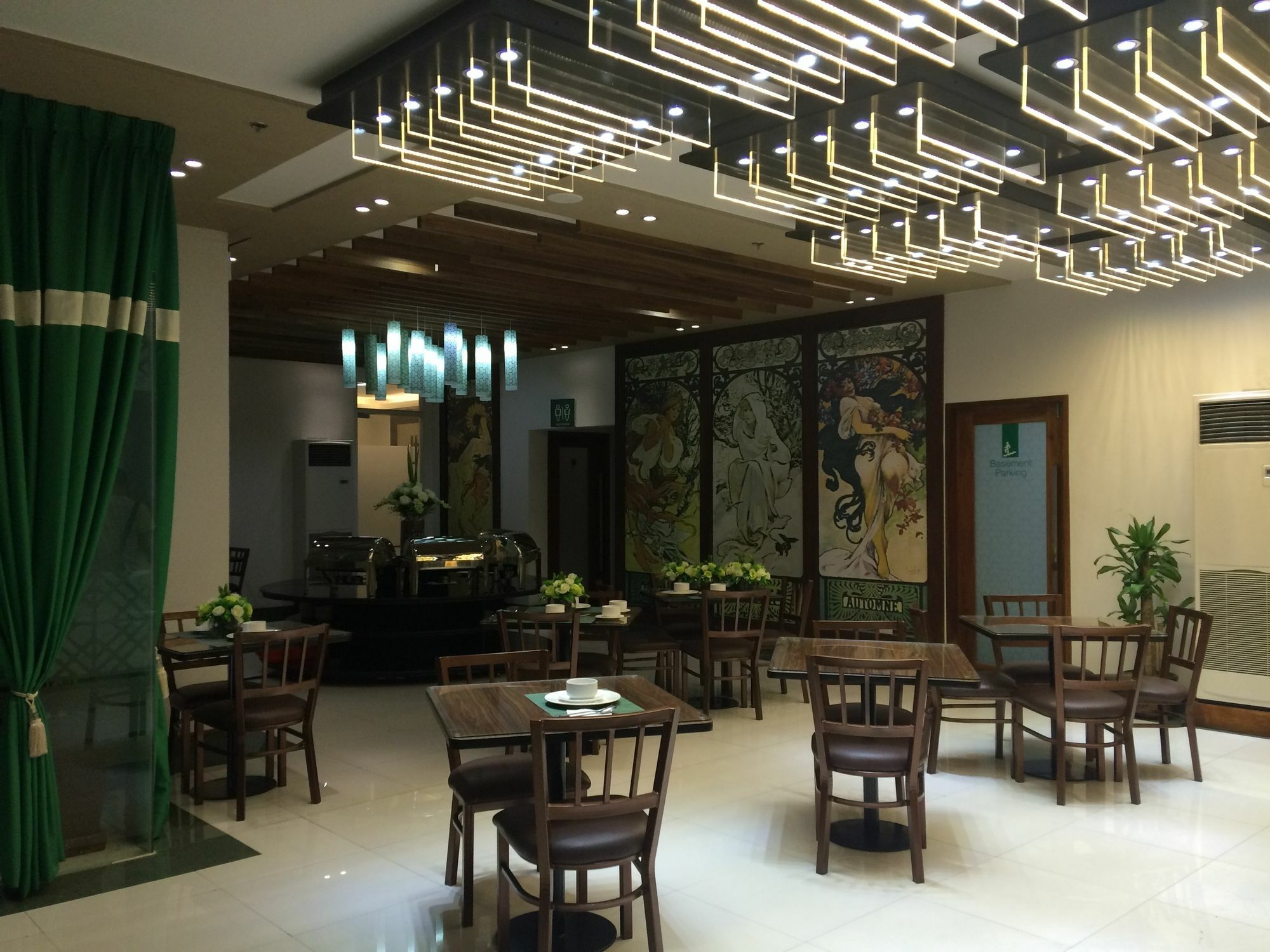 Eurotel Vivaldi Araneta Quezon City Exterior photo